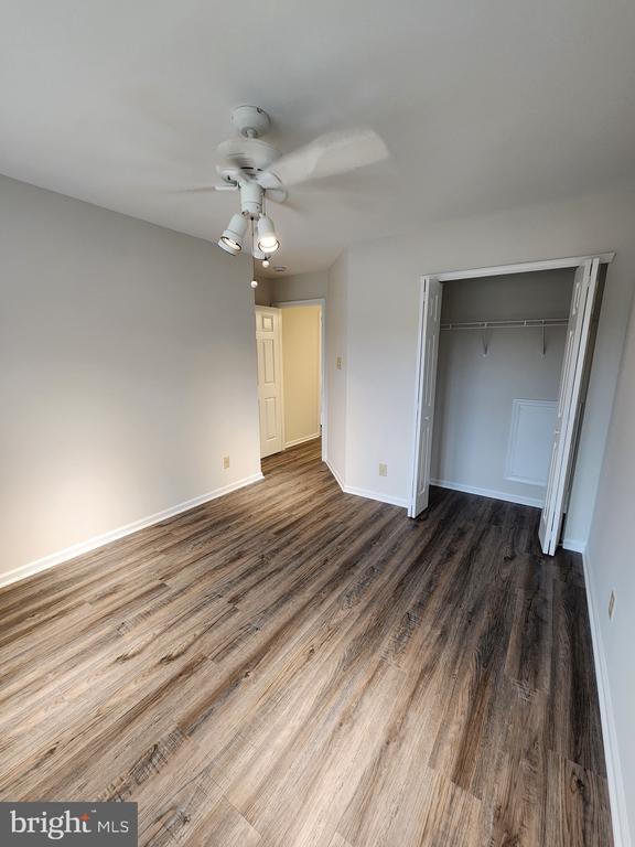 Building Photo - 12 Pondview Ct