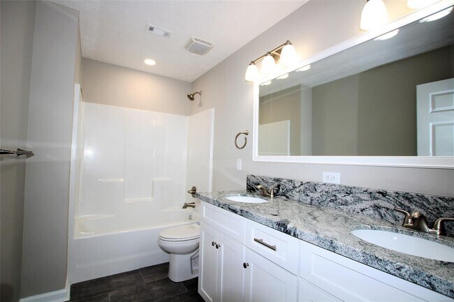 Building Photo - 213 Ross Rd