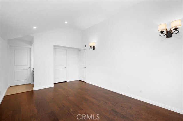 Building Photo - 355 N Maple St