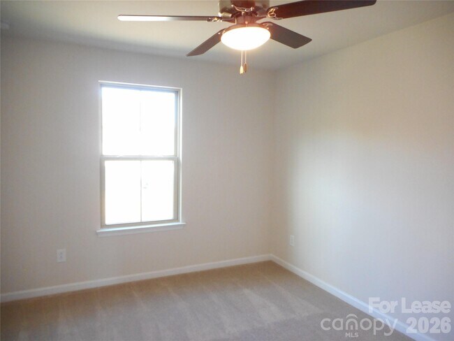 Building Photo - 322 Willow Wood Ct