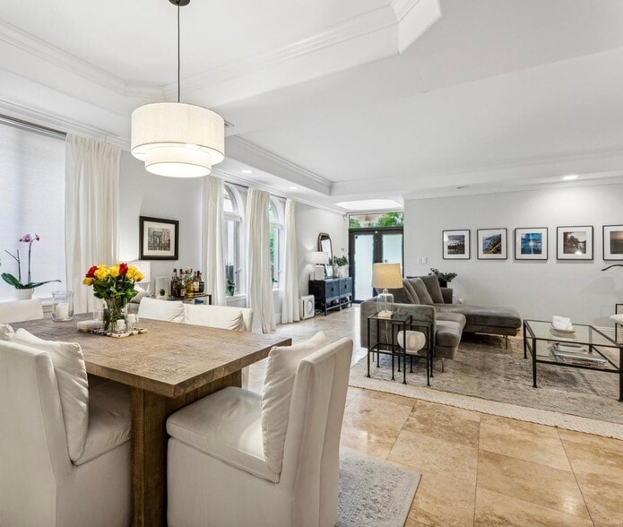 Primary Photo - 3168 Ohio St