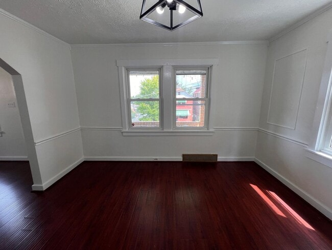 Building Photo - Pittsburgh - 4 Bedroom 2 Bathroom - Recent...