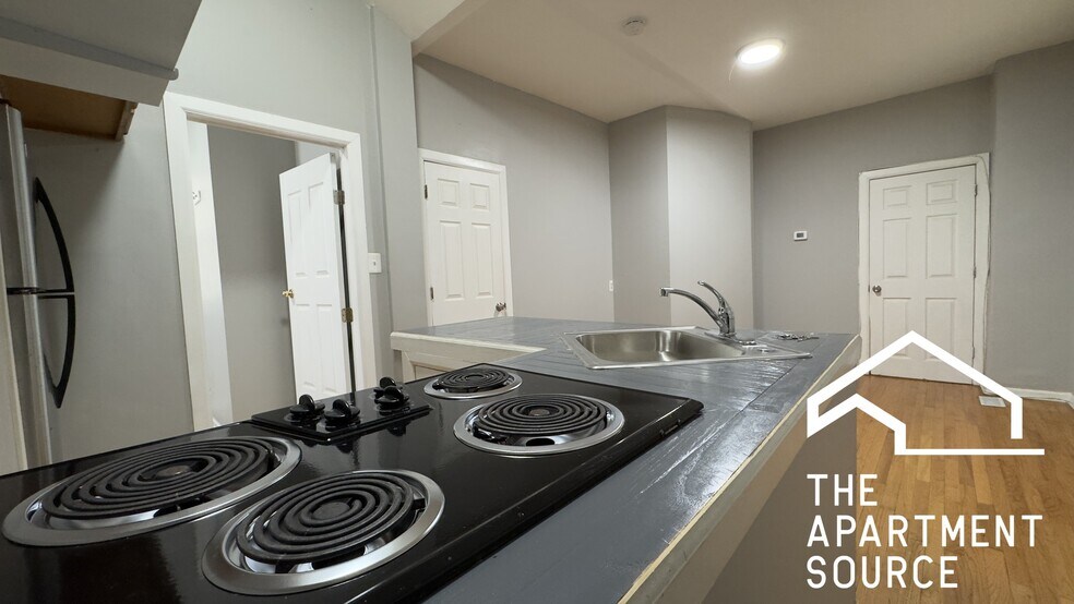 Building Photo - 2655 W Homer St