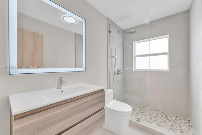 Building Photo - 5419 NE 22nd Ave