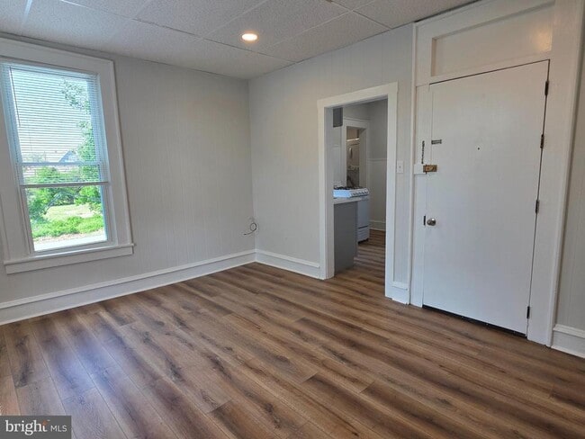 Building Photo - 3 E Mantua Ave