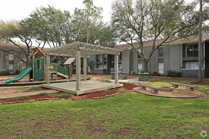 Building Photo - Cambridge Apartments