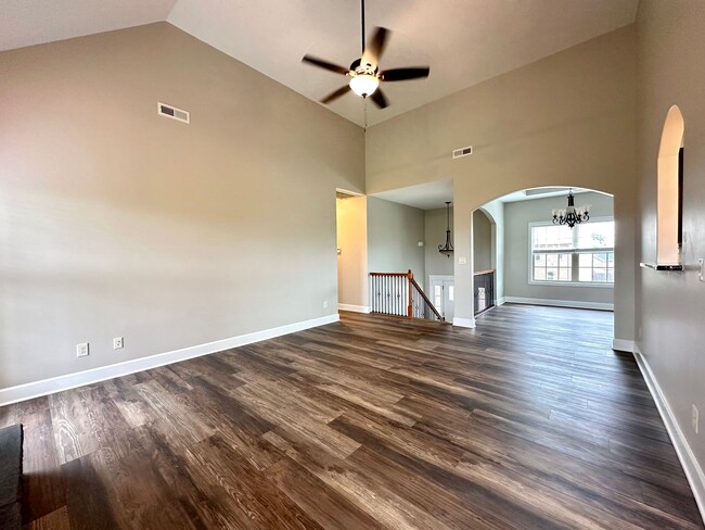 Building Photo - 1093 Henry Pl Blvd
