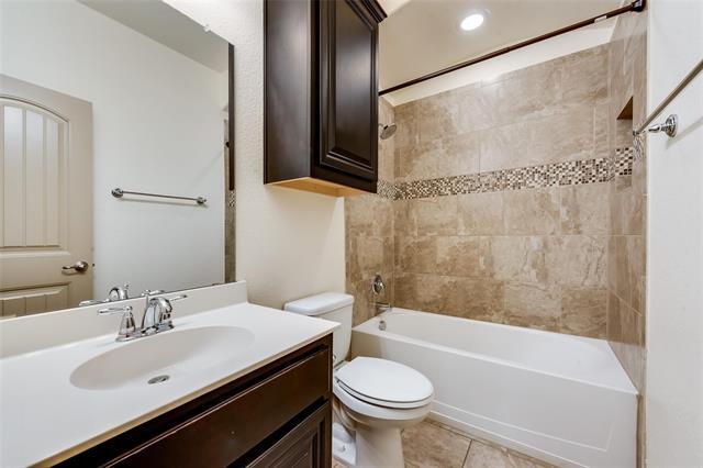 Building Photo - 15825 Carlton Oaks Dr