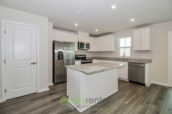 Building Photo - Brand new 3 bedroom 2.5 bathroom townhome in Calabash