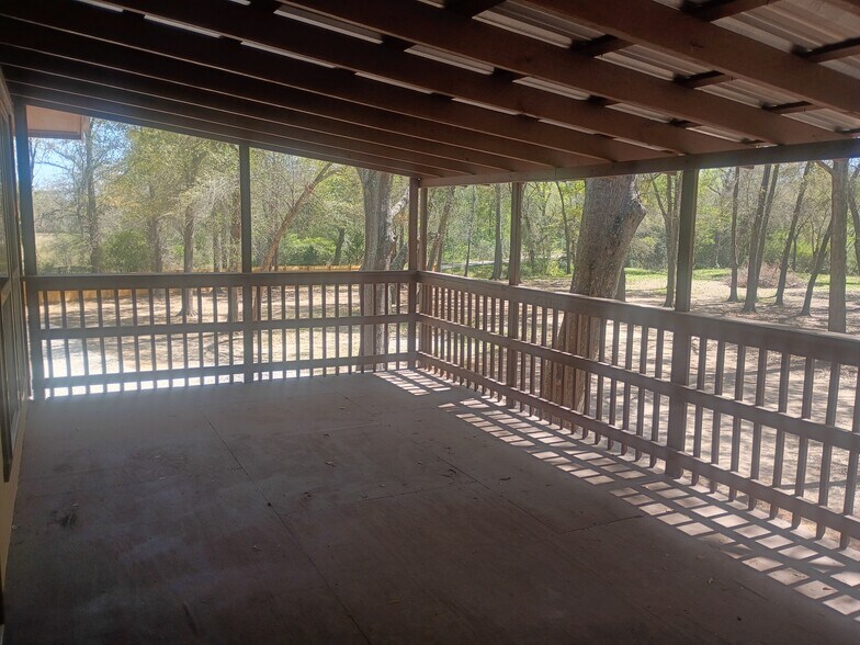 Building Photo - 738 Old Pin Oak Rd