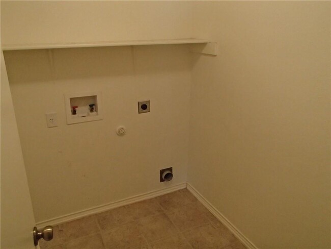 Building Photo - 224 Wildwood Dr