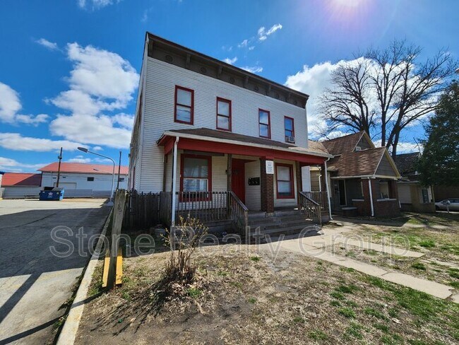 Primary Photo - 418 S 7th St