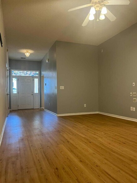 Building Photo - 524 Beverly Dr