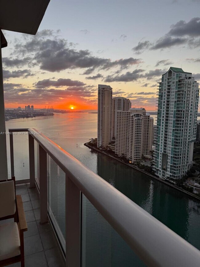 Building Photo - 300 S Biscayne Blvd