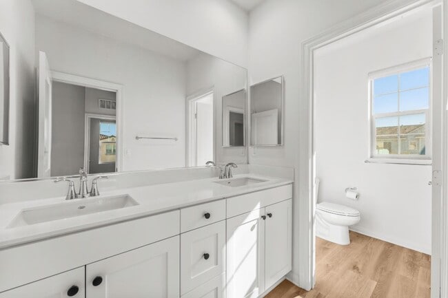 Building Photo - 3915 E Fincastle St