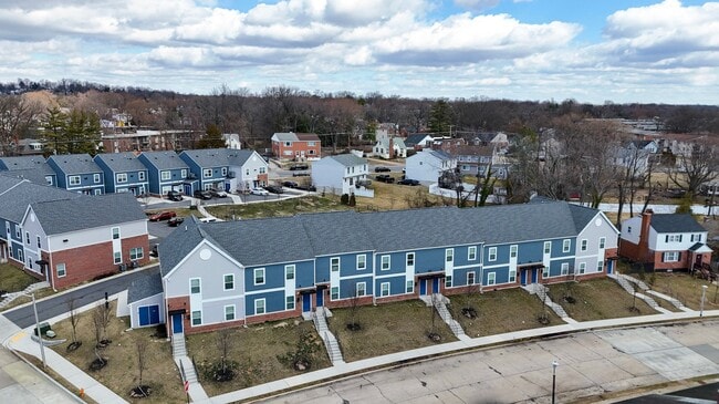 Building Photo - 5908 Arizona Ave