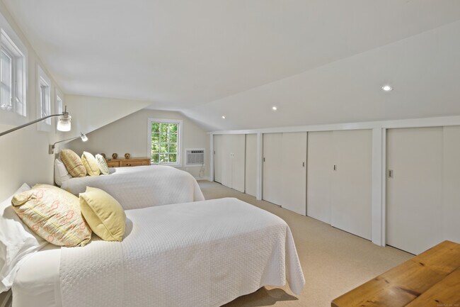 Building Photo - 58 Kent Rd