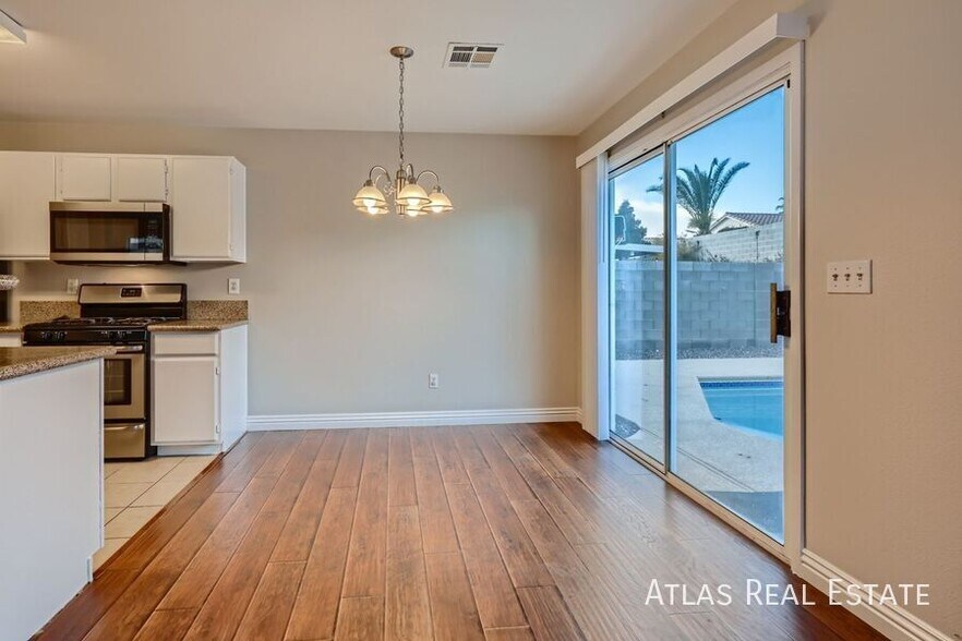 Building Photo - 5531 Los Lobos St