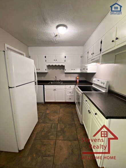 Building Photo - 1421 Stratton Pl Dr