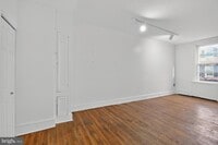 Building Photo - 258 S 9th St