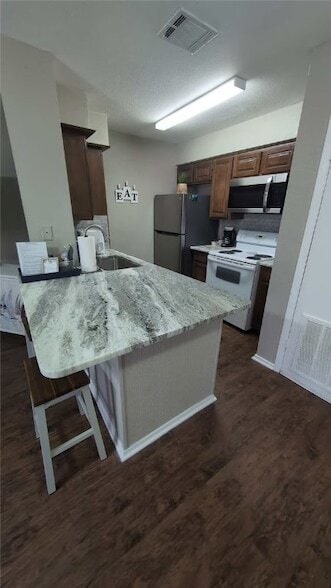 Building Photo - 1305 W Villa Maria Rd