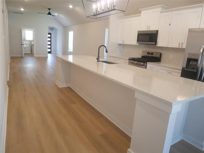 Building Photo - 6435 Downey Ln