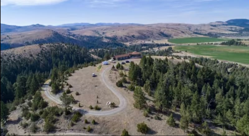 Building Photo - 60 Log Cabin Ln