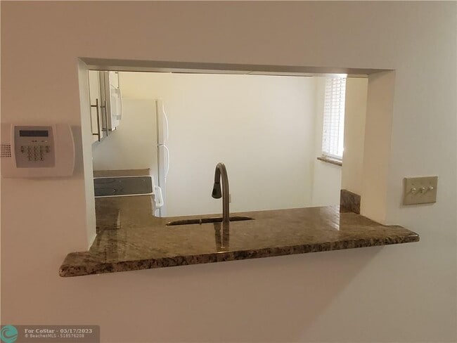 Building Photo - 724 NW 91st Terrace