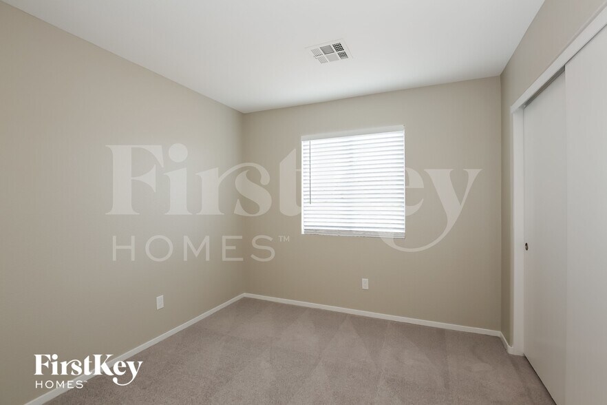 Building Photo - 8905 W Tumblewood Ave