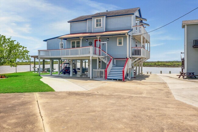 Building Photo - 395 Redfish Dr