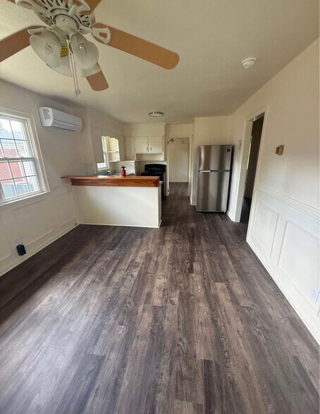 Building Photo - 1007 N Virginia St