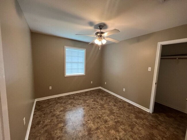 Building Photo - 4334 Eileen St