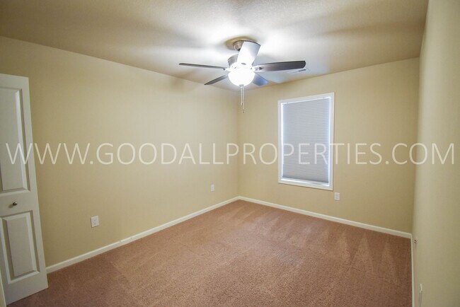 Building Photo - 4 Bedroom 3.5 Bath in Waukee