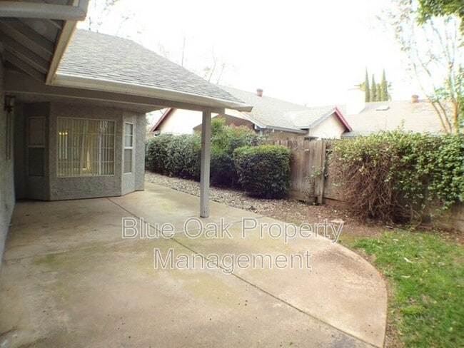 Building Photo - 1609 W 8th Ave