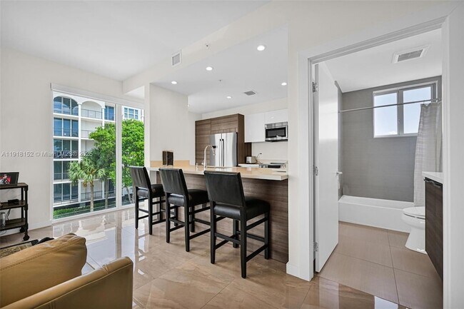 Building Photo - 1900 SE 2nd St