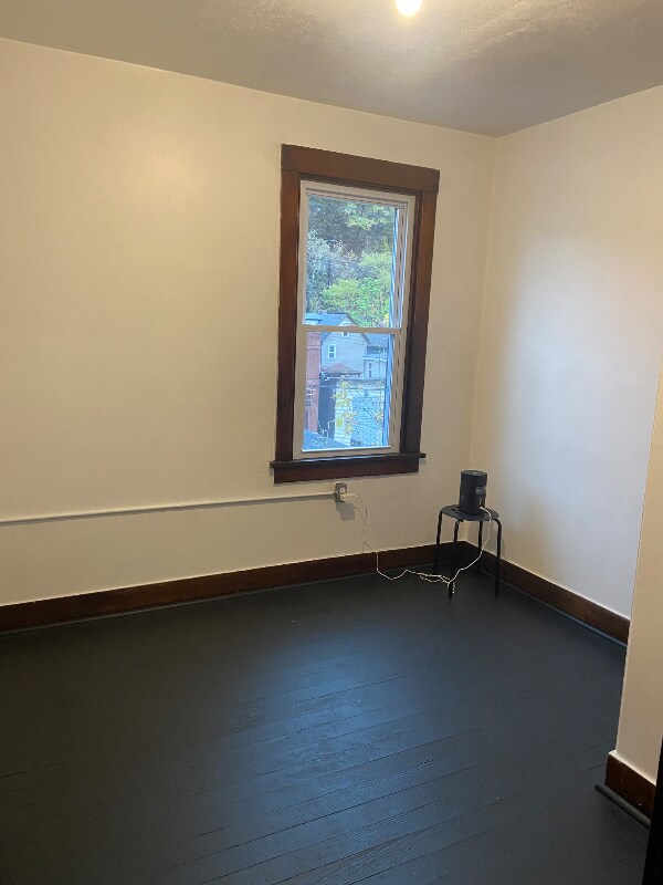 Building Photo - 558 Stewart St
