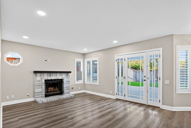 Building Photo - Exceptional Escondido Living — 4 Bed | 3 B...