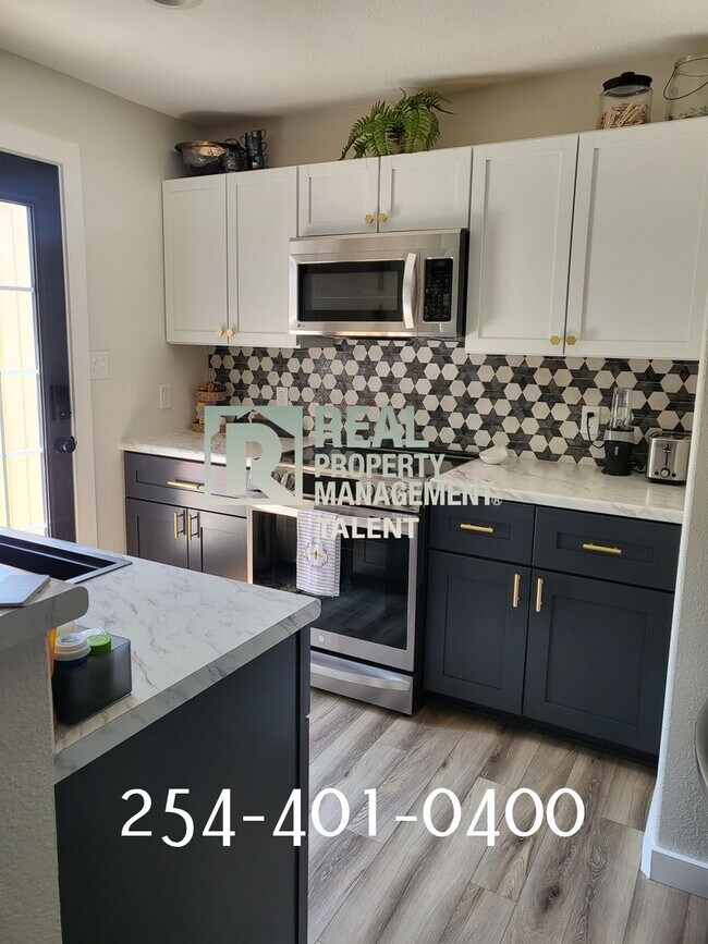 Building Photo - Coming in JULY!! Newly Remodeled 3-Bedroom...