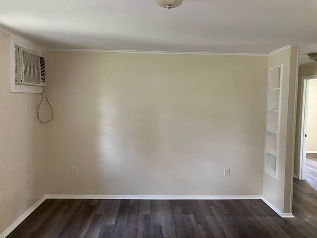 Building Photo - Cute 2BR/1BA Zephyrhills Duplex NO APPLICATION FEE!