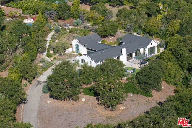 Building Photo - 3155 Eucalyptus Hill Rd