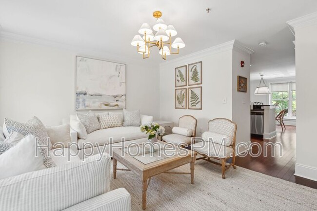 Building Photo - 728 S Shelmore Blvd