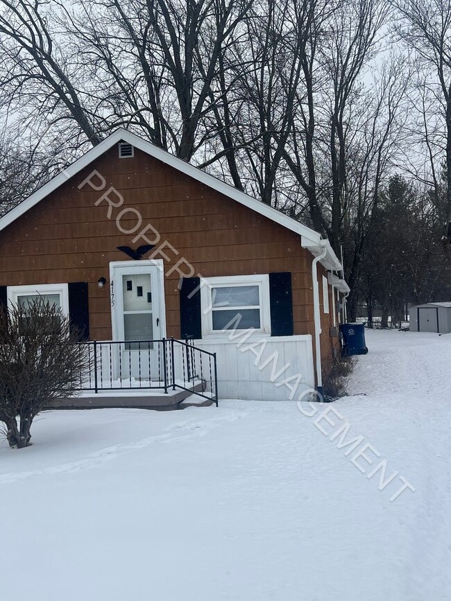 Building Photo - 2 Bedroom Saginaw Twp Bungalow