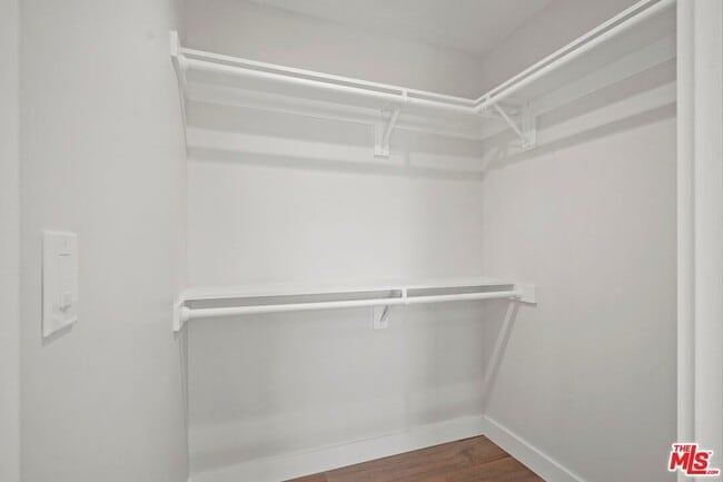 Building Photo - 1561 E Elizabeth St