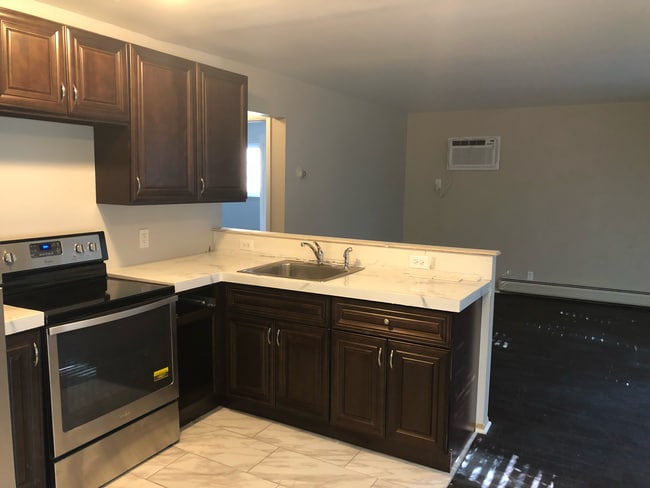 Building Photo - 2508 Inglis St