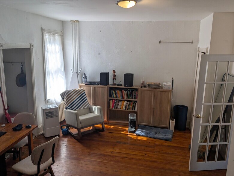 Primary Photo - 745 S 4th St