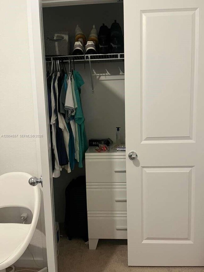 Building Photo - 1431 NE 3rd Ave