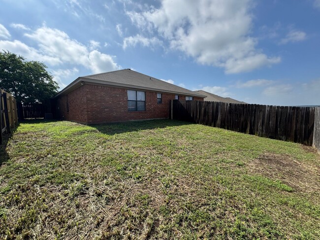 Building Photo - 311 Cedar Ridge Dr
