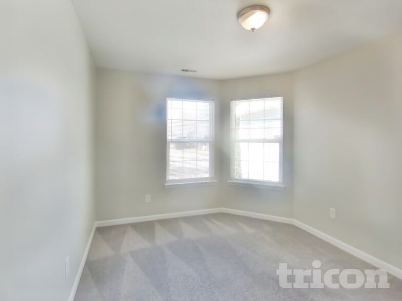 Building Photo - 4907 Long Iron Dr