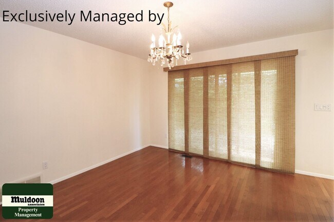 Building Photo - Very Nice Three Bedroom Home with Garage Included! in the Broadmoor Area!