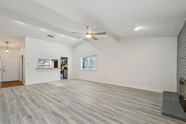 Building Photo - 9424 Singing Quail Dr